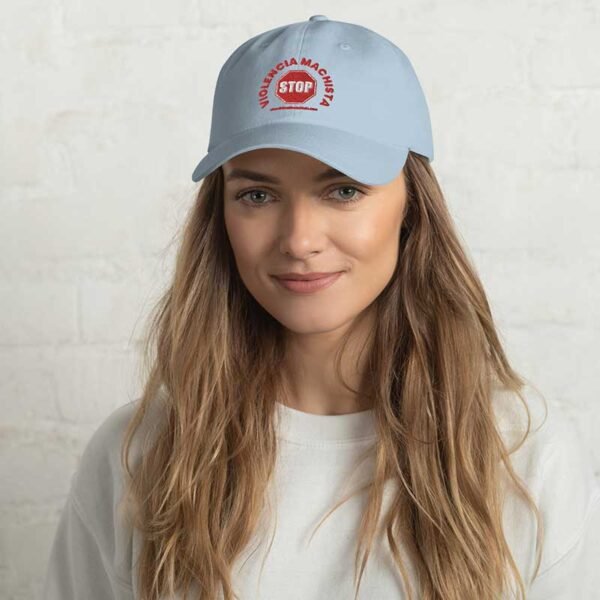 Gorra bordada azul claro